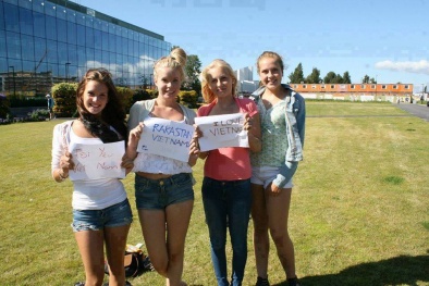 Các bạn trẻ khắp thế giới cùng hướng về biển Đông ủng hộ Việt Nam